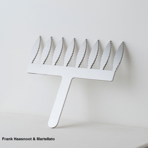 Трафарет для декора "FEATHER COMB" h8см, нерж.сталь, дизайн - Frank Haasnoot Трафарет для декора "FEATHER COMB" h8см, нерж.сталь, дизайн - Frank Haasnoot